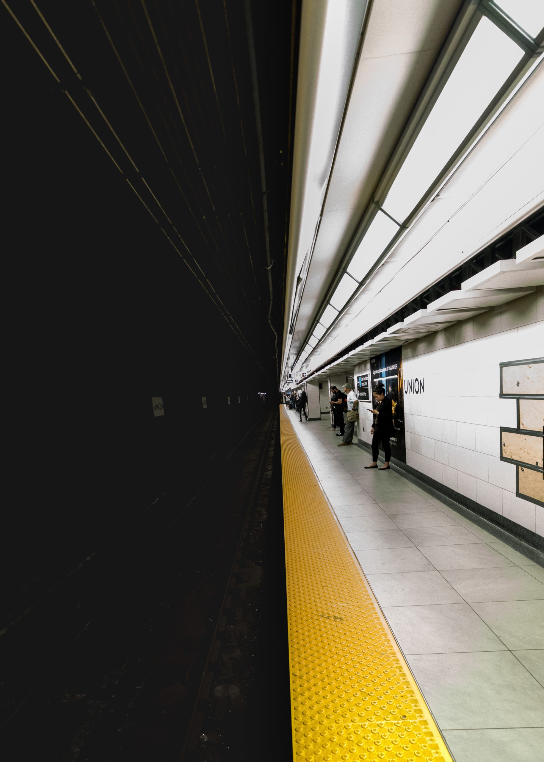 How “Never Split the Difference” Can Help You Master Real Estate Negotiation